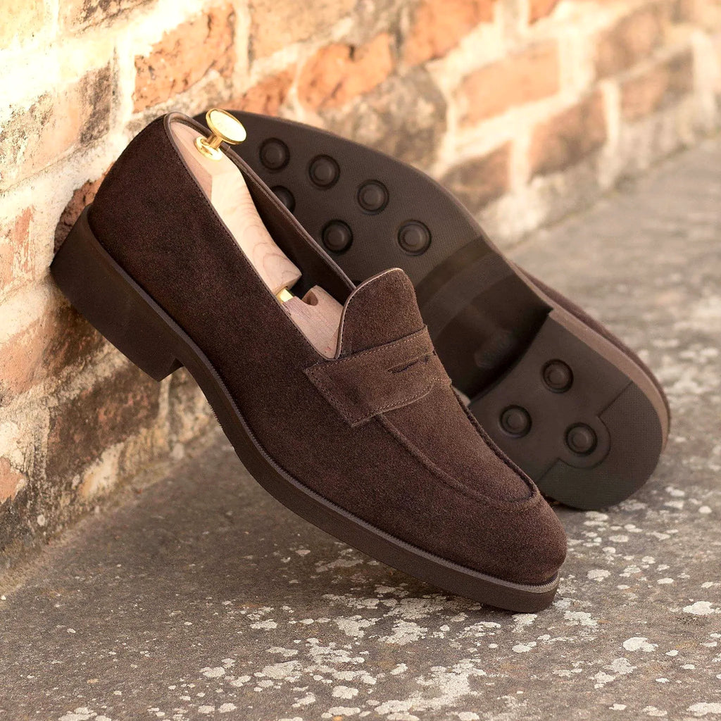 Laceless upper with nothing to fasten
