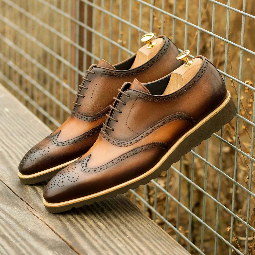 Wingtip pattern on the toe cap
