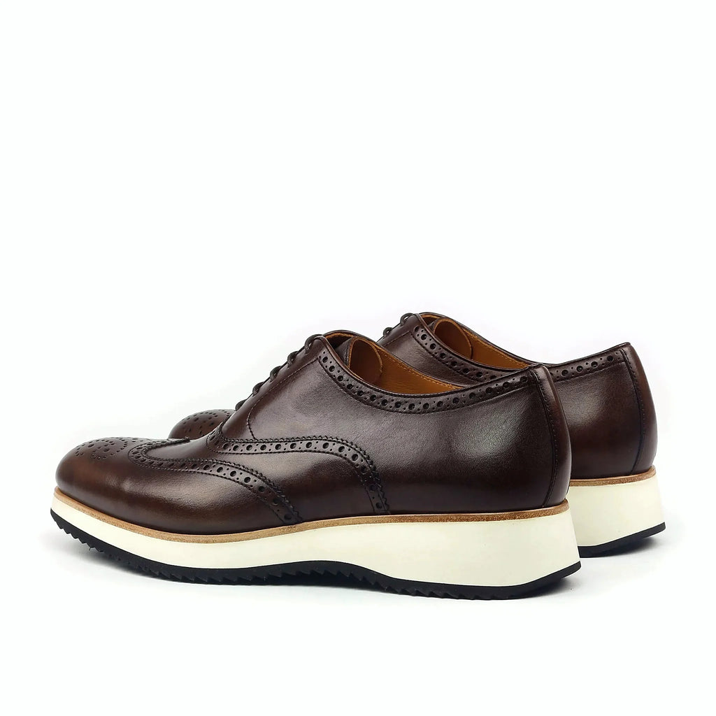 Brogue perforation along the sides