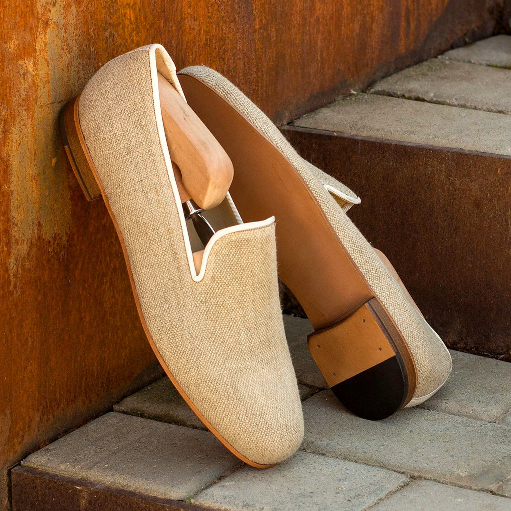 Beige calf leather lining inside