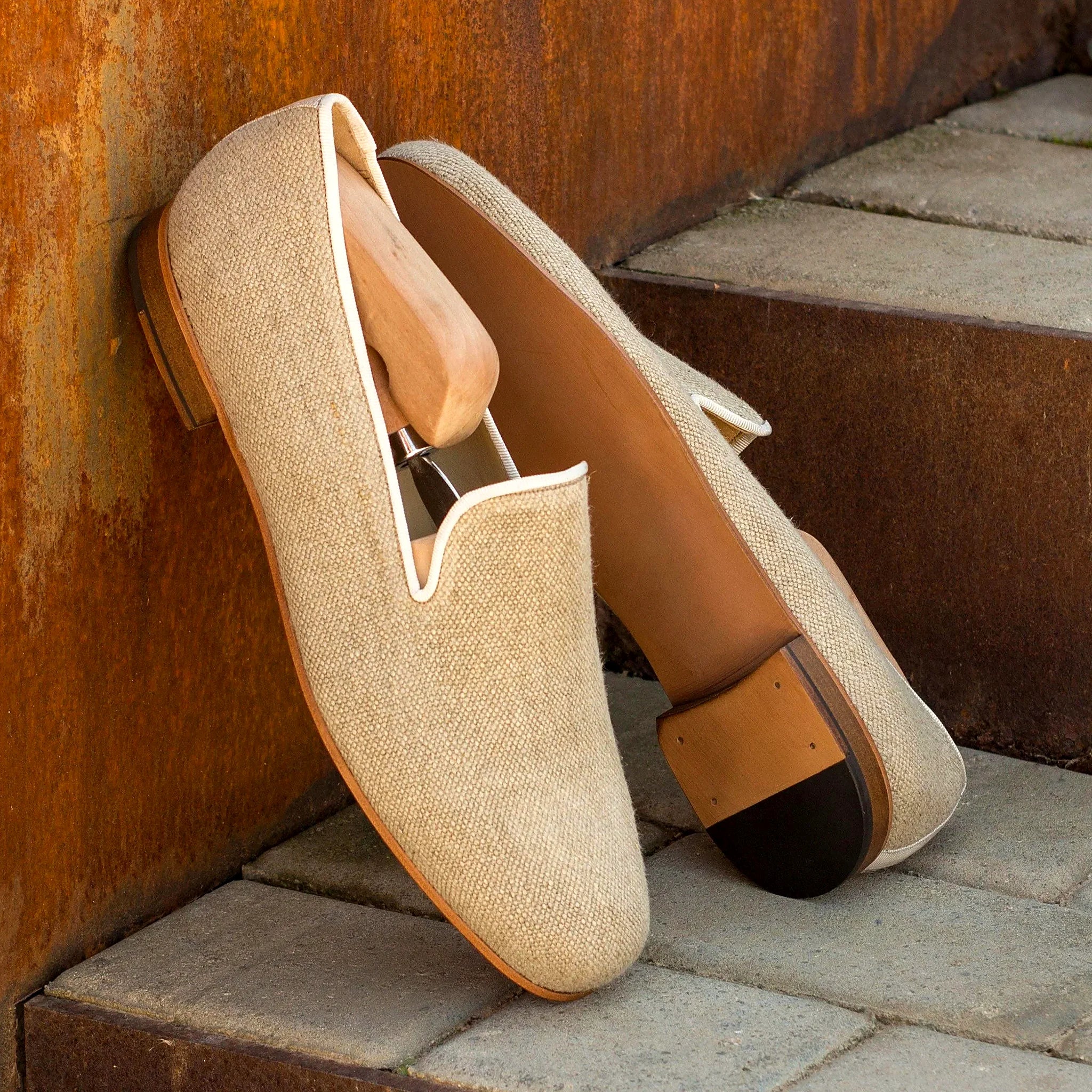 Beige calf leather lining inside