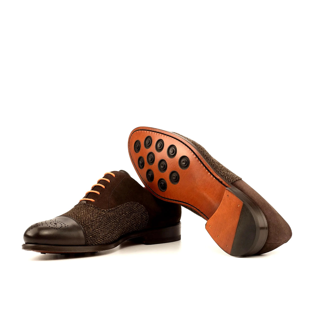Leather sole with buttons rubber injections