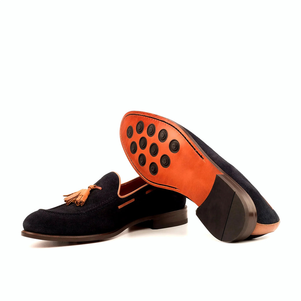 Leather sole with buttons rubber injections