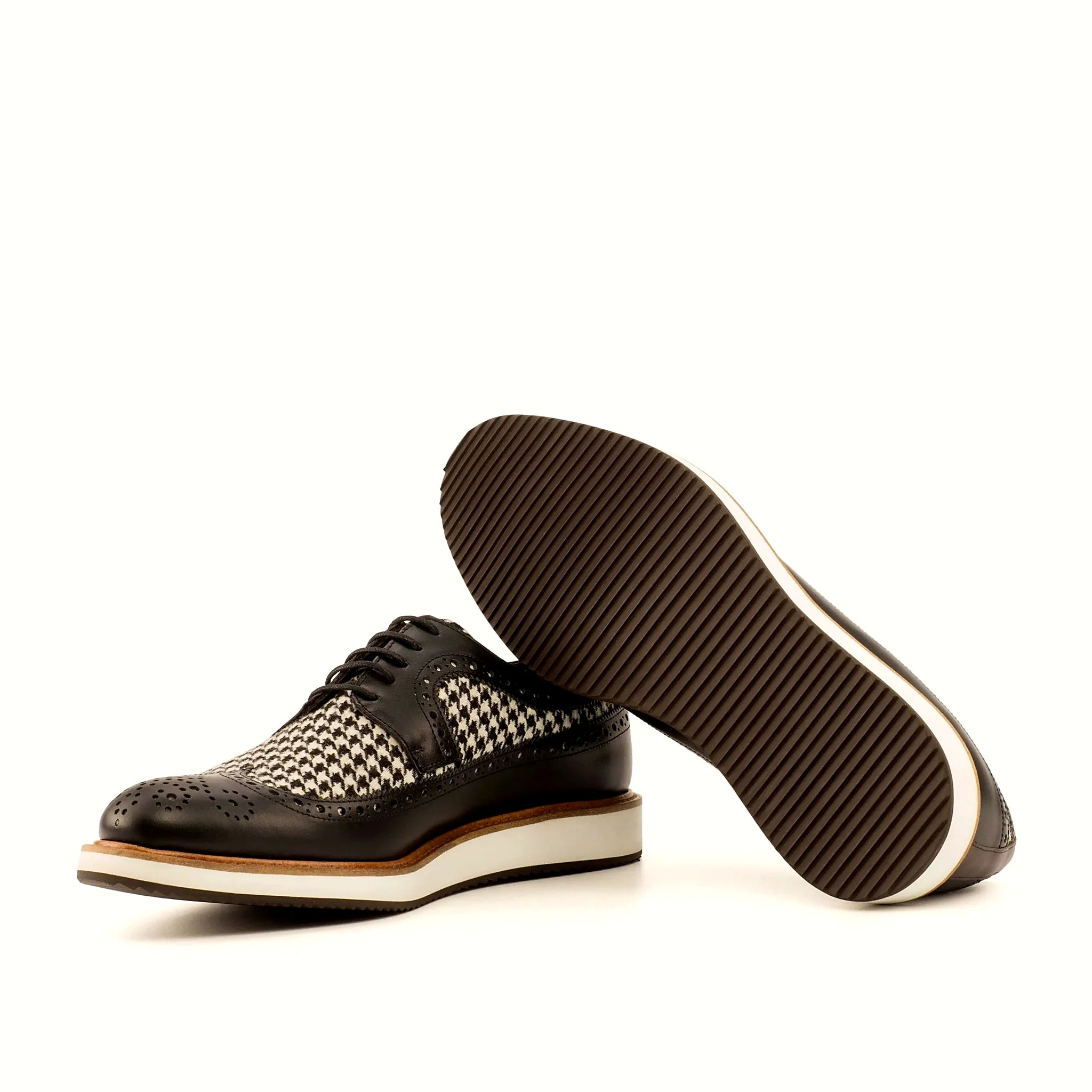 Running sole fitted under the blucher