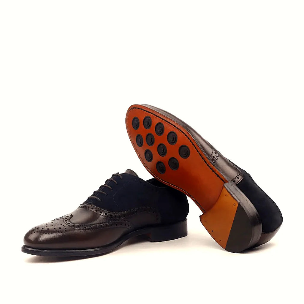 Leather sole with buttons rubber injections