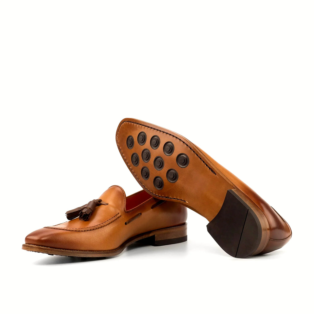 Leather sole with buttons rubber injections