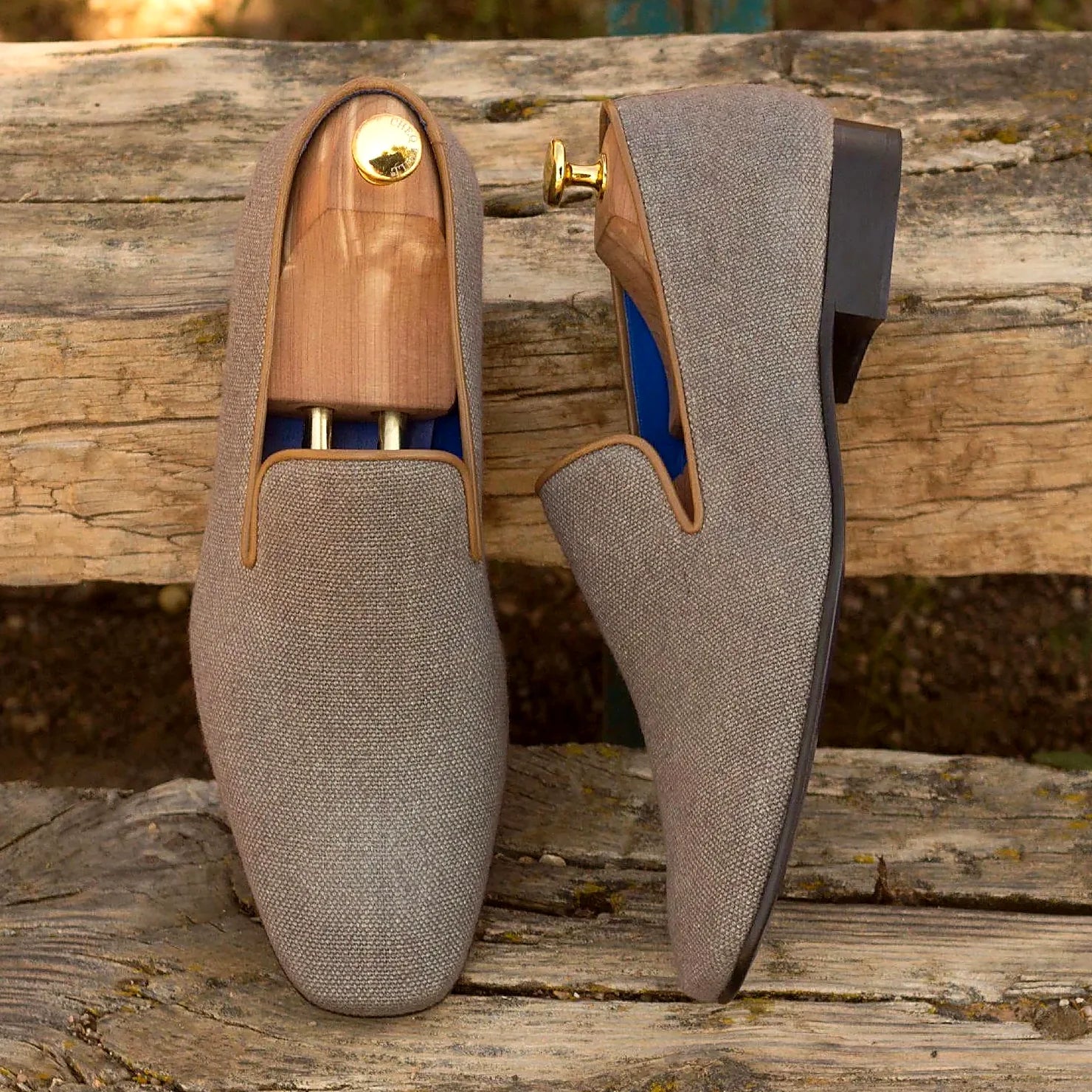 Low profile and low heel