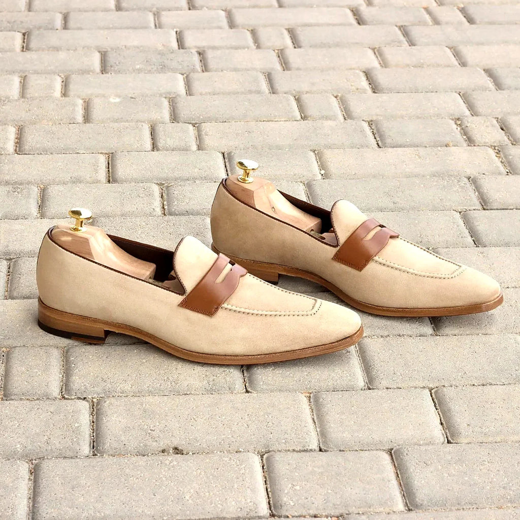 Slightly square toe on the Monti last