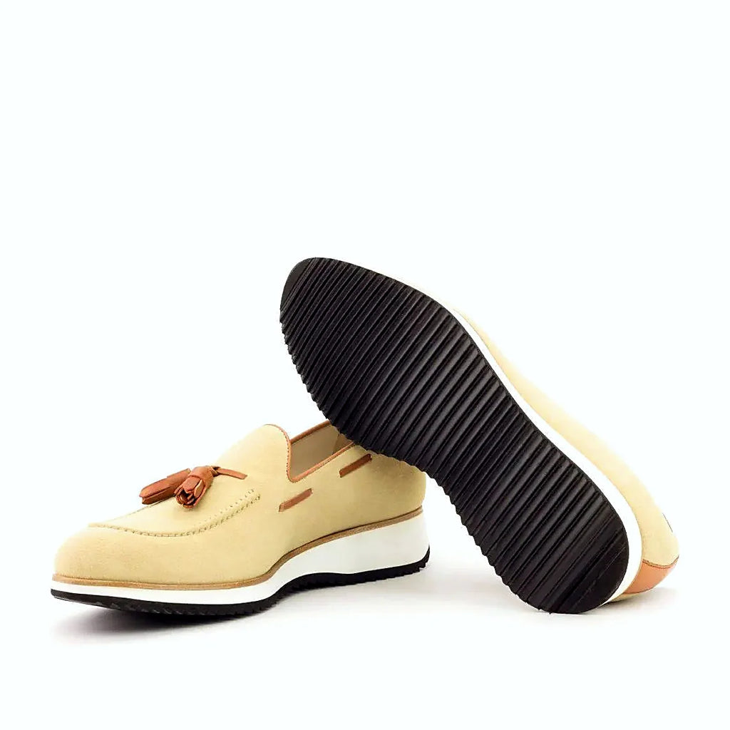 Running sole under the loafer