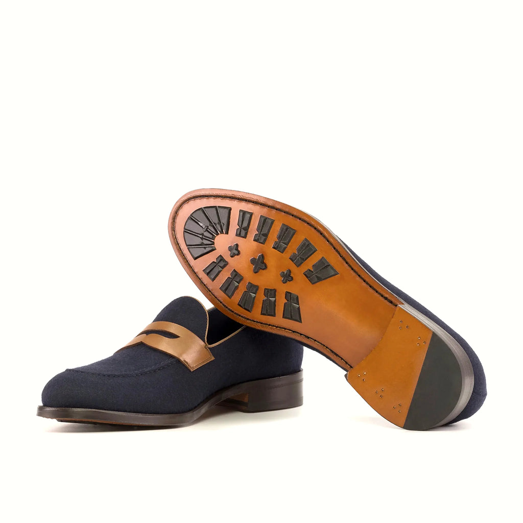 Leather sole with rubber mountain injections