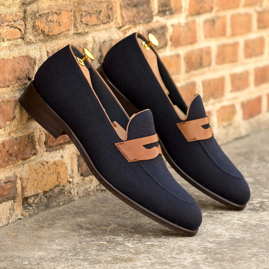 Navy calf leather lining inside