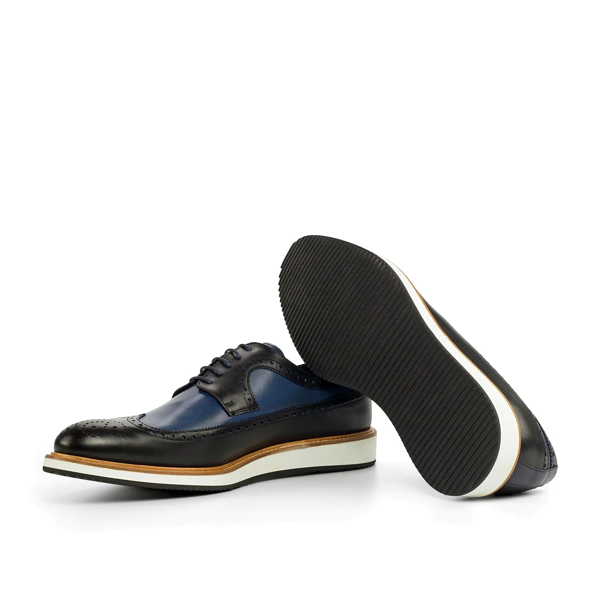 Jogging sole under the longwing blucher