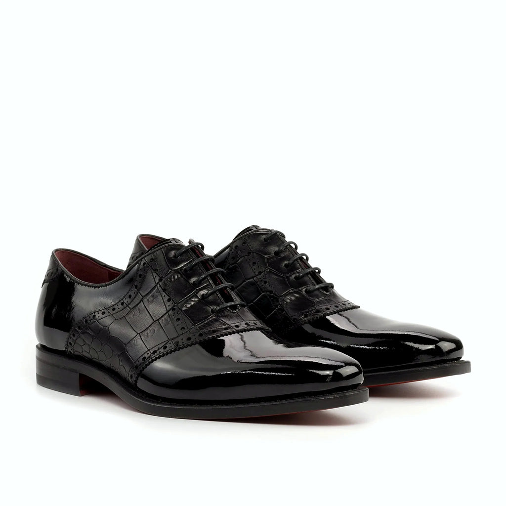 Croc embossed saddle across the lace area