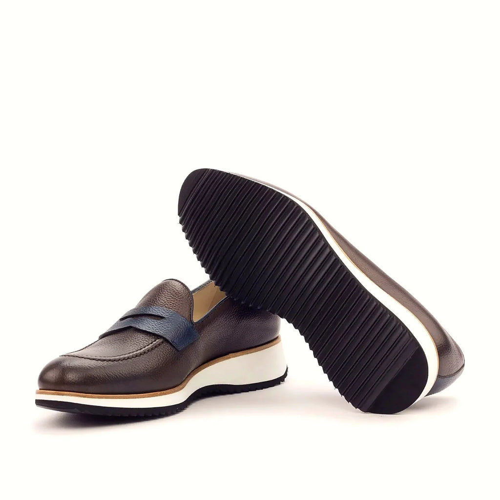 Running sole under the loafer