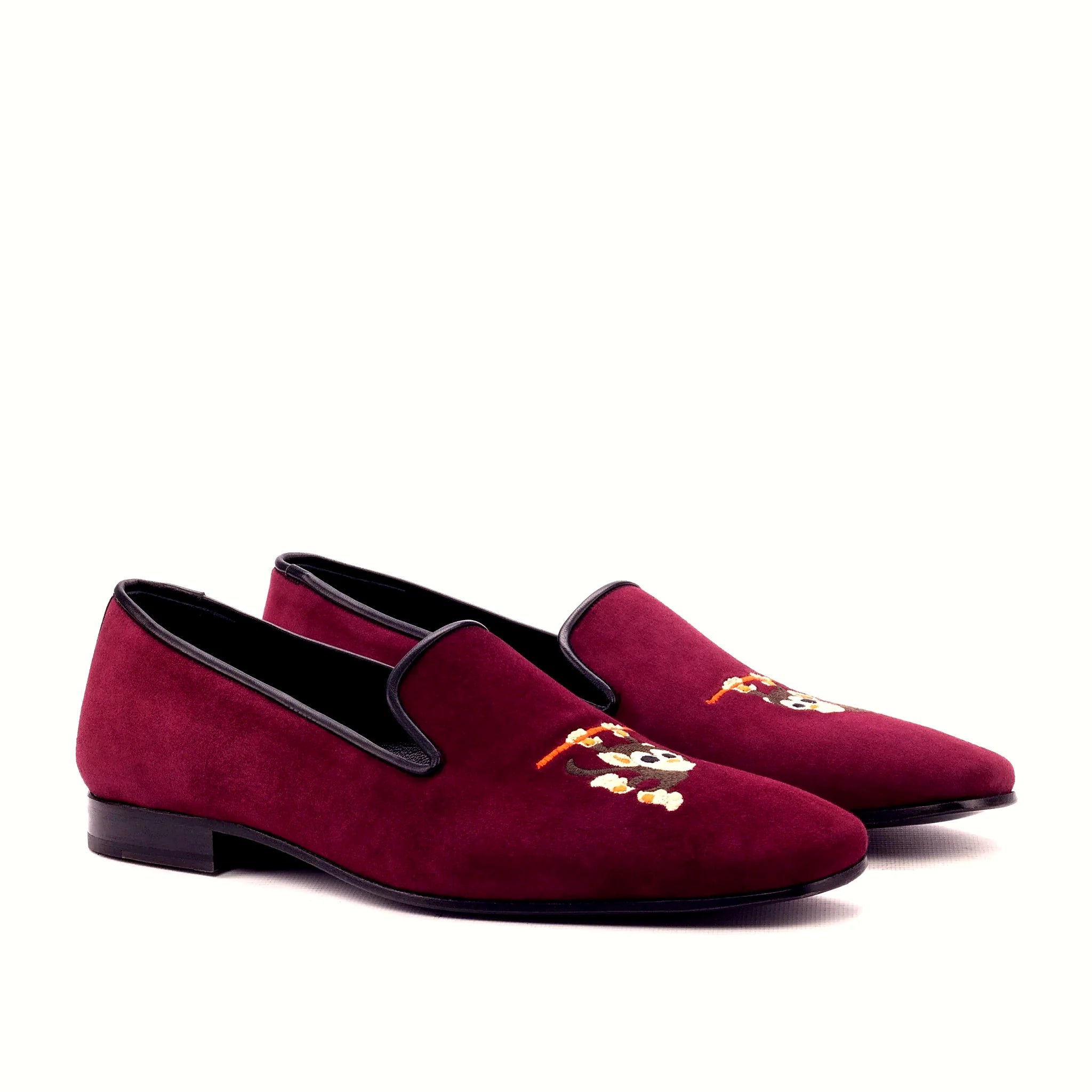 Wine suede slipper with nothing to fasten