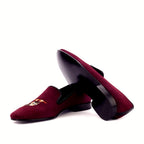 Low profile and low heel on the slipper