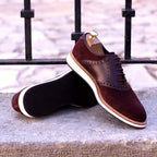 Two-colour upper on the saddle shape