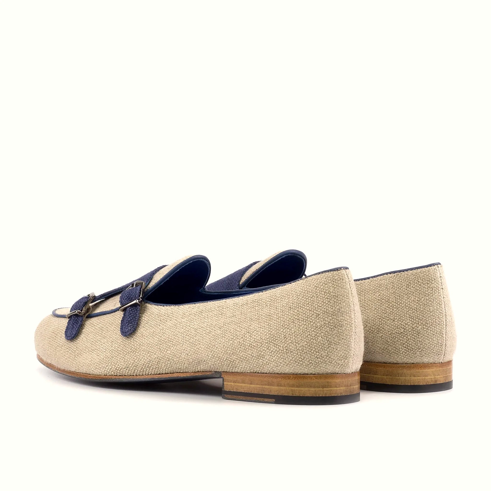 Contrasting double monk strap over the apron